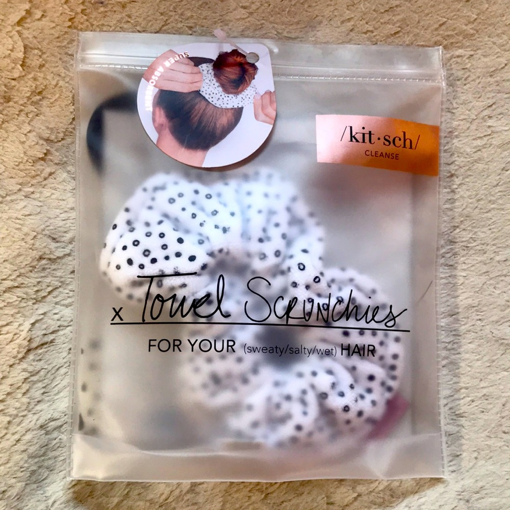 ✨ Host Pick ✨ Towel Scrunchie NWT (One)